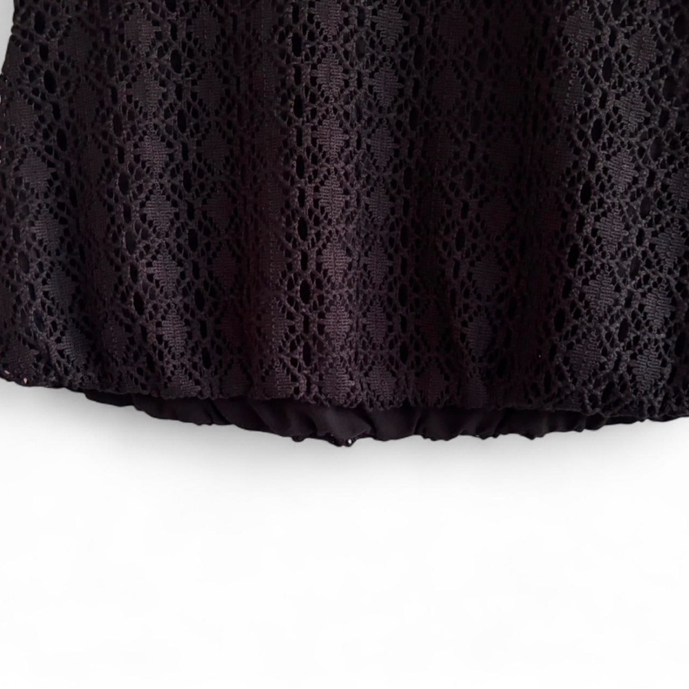 Black Lace Cap-Sleeve Cropped Top M - Picture 6 of 8